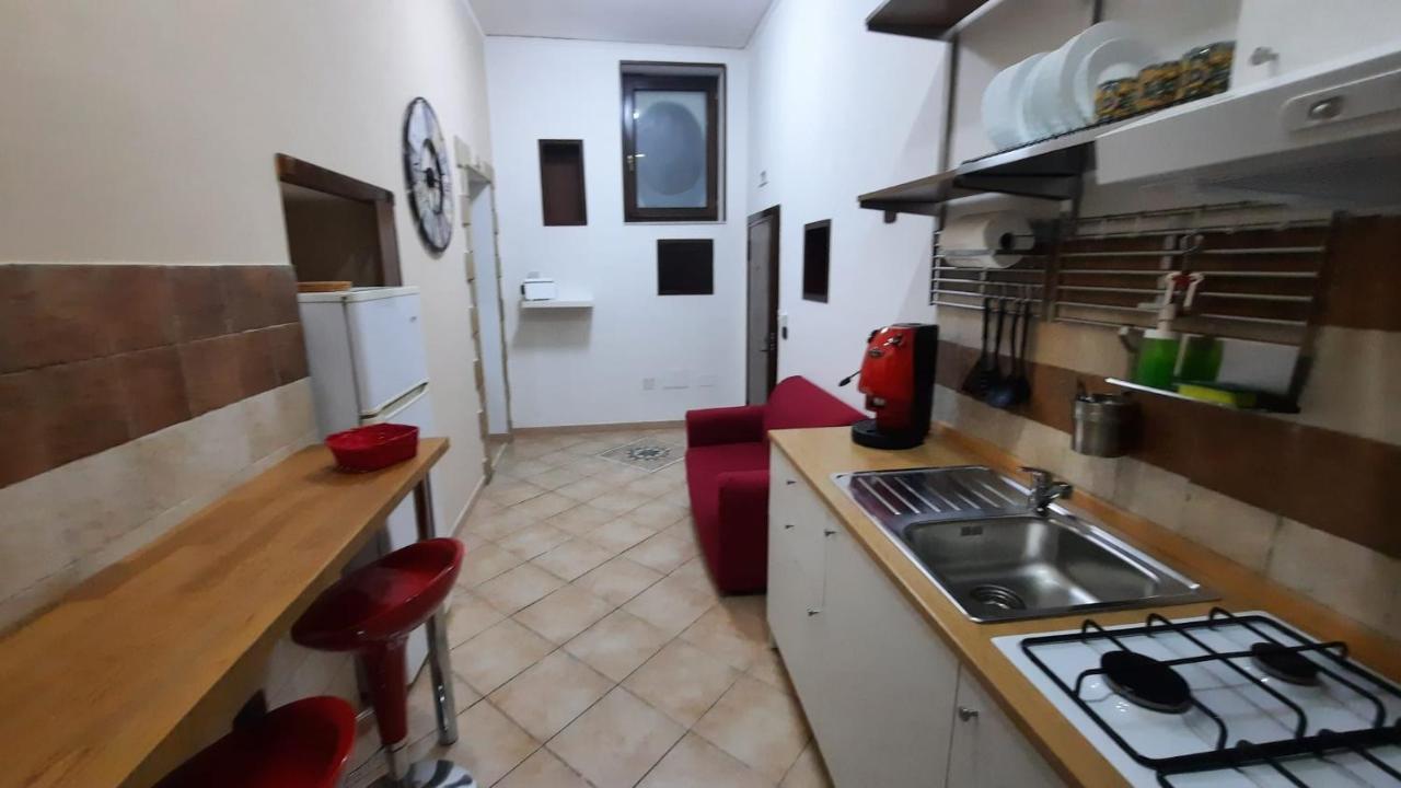 White Home 2 San Gregorio 14 Наполи Екстериор снимка